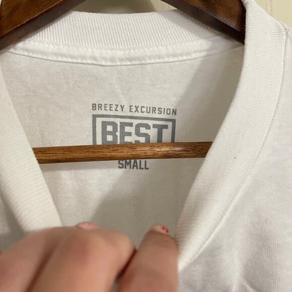Breezy Excursion Mens NWOT White Women Smoking Graphic Short Sleeve TShirt Small - Picture 2 of 6